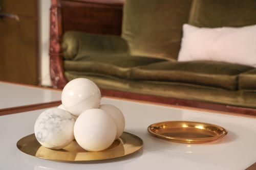 home staging dettaglio soprammobile salotto